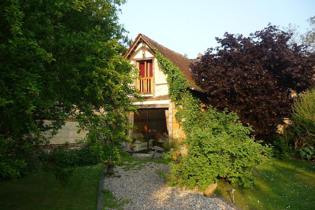 Au Fond Du Jardin Maison D'Hotes Saint-Saëns Exterior foto