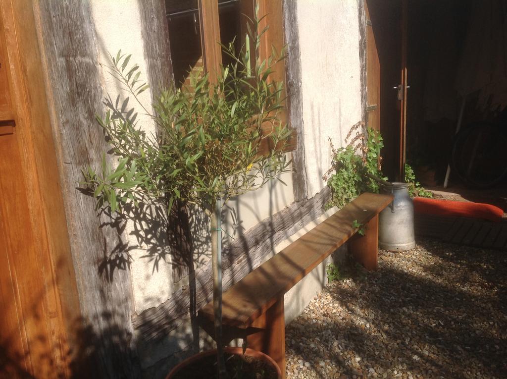 Au Fond Du Jardin Maison D'Hotes Saint-Saëns Exterior foto